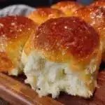copycat Texas Roadhouse rolls recipe - featured image